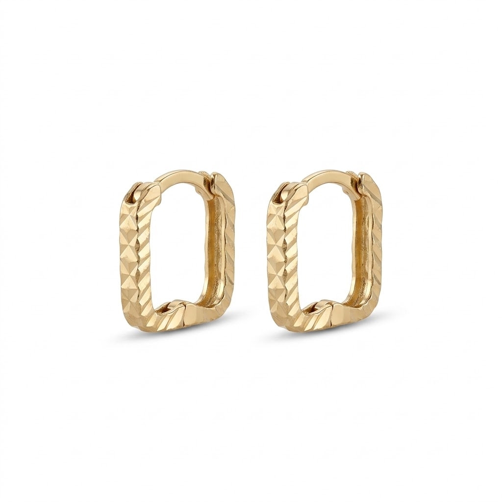 گوشواره طلا 18 عیار حلقه ای طرح امگا کیوبا