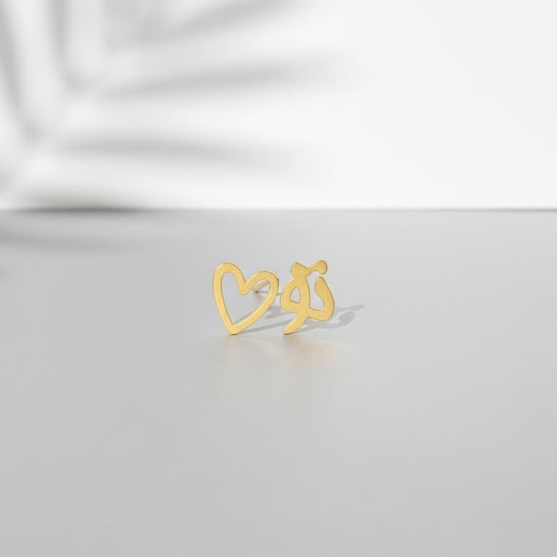گوشواره طلا 18عیار طرح تو و قلب - تصویر 4