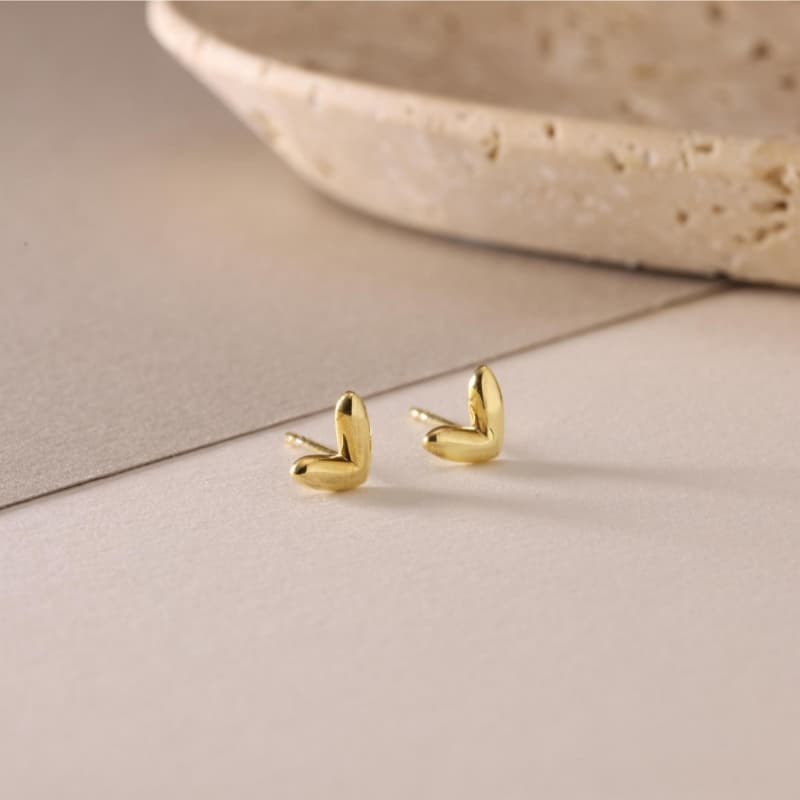 گوشواره طلا 18 عیار میخی قلب مینیمال پفکی